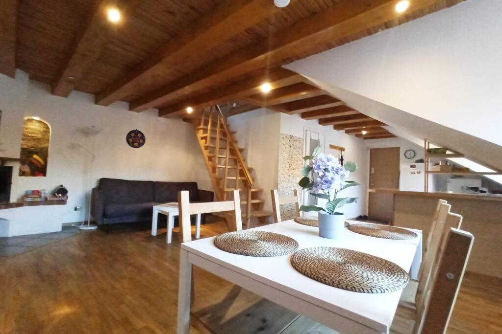 Private Sauna & 4 Bedrooms Old Town Rooftop Apartment VNO Esterno foto