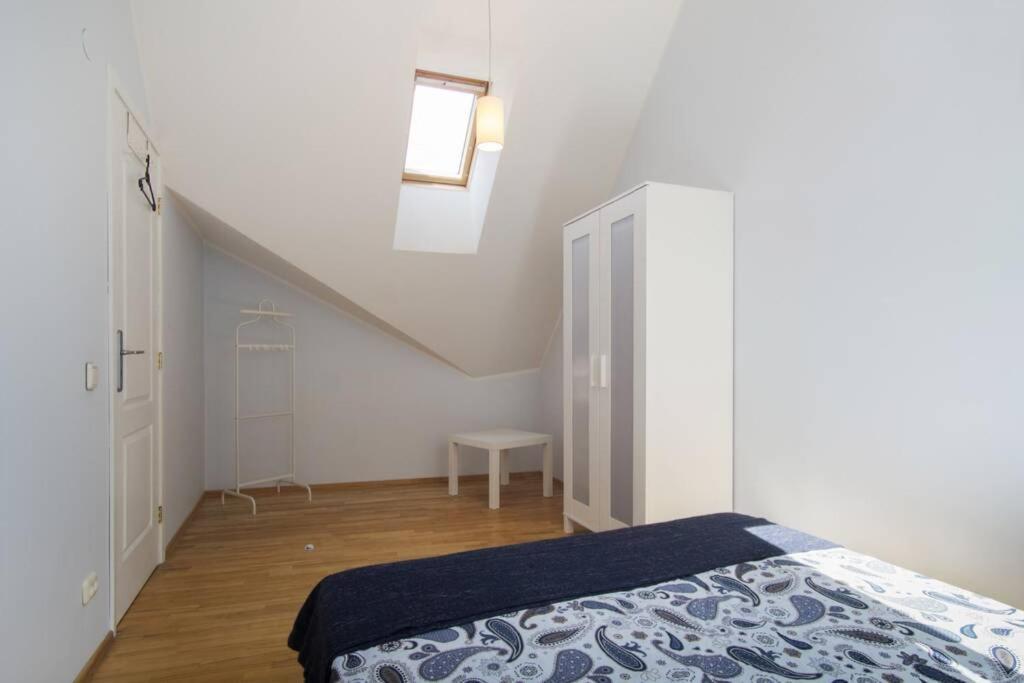 Private Sauna & 4 Bedrooms Old Town Rooftop Apartment VNO Esterno foto