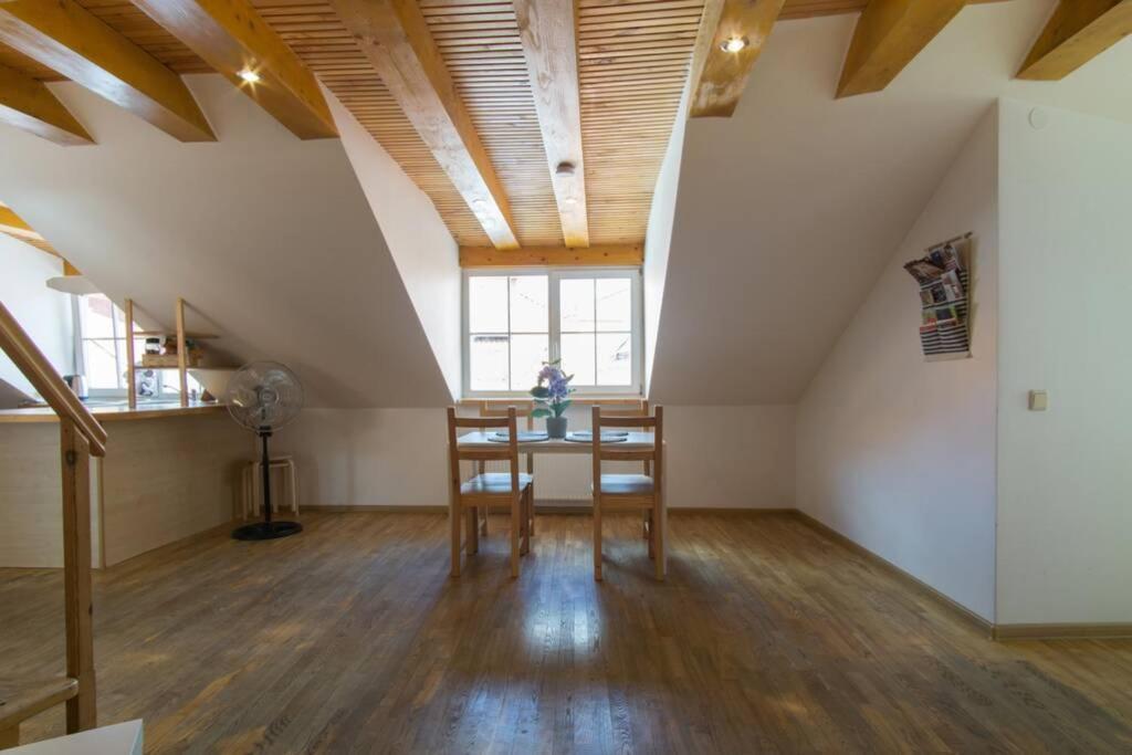 Private Sauna & 4 Bedrooms Old Town Rooftop Apartment VNO Esterno foto